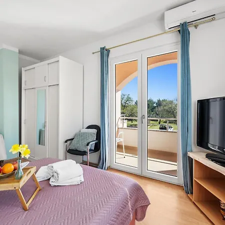 2 Bedroom Stunning In Apartment